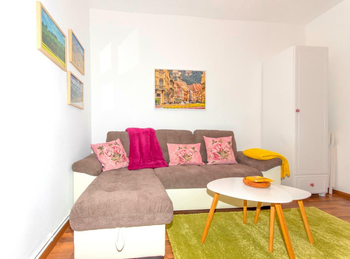 Ava'S Home Brasov Luaran gambar