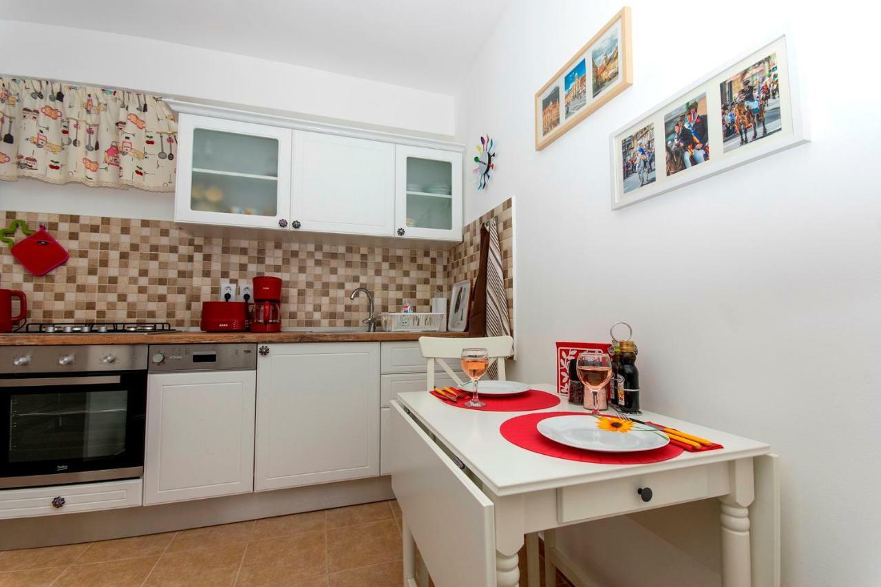 Ava'S Home Brasov Luaran gambar