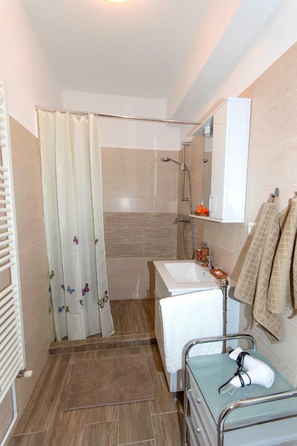 Ava'S Home Brasov Luaran gambar